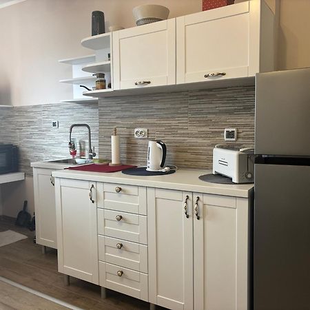 Red Square Apartment Pirot Exterior foto